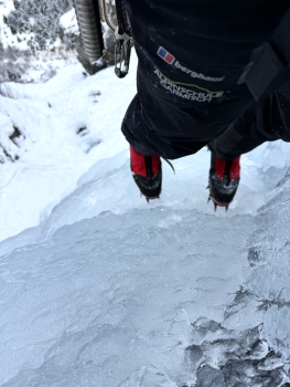 Advanced Ice Climbing Course in Lüsens – Multi-Pitch Ice Climbing (3 Days)