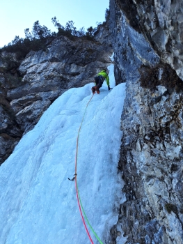 Advanced Ice Climbing Course in Lüsens – Multi-Pitch Ice Climbing (3 Days)