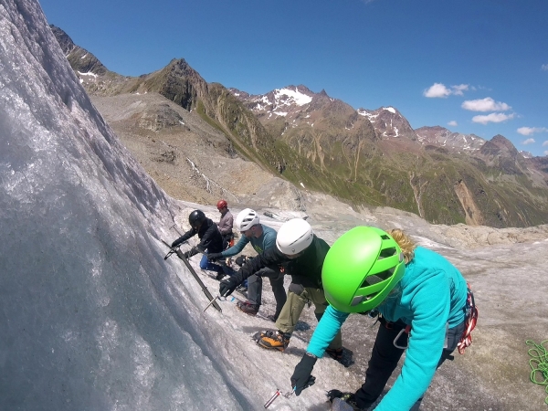 Glacier/mountaineering course for beginners