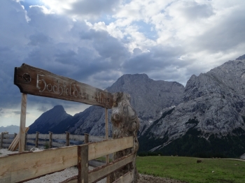 Mountain hike to the Zugspitze via the Gatterl