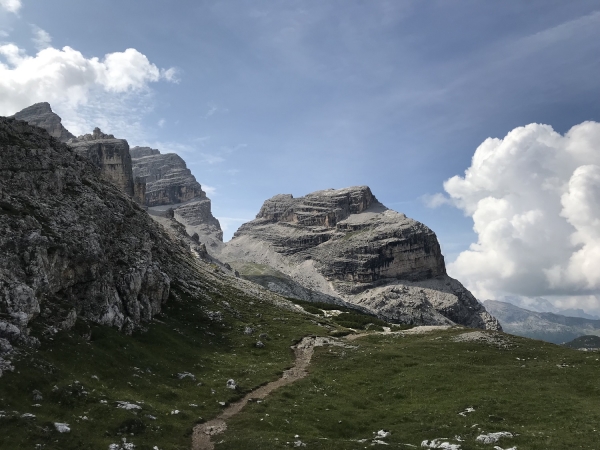 Beautiful hike through the Ampezzaner Dolomites (5 days)