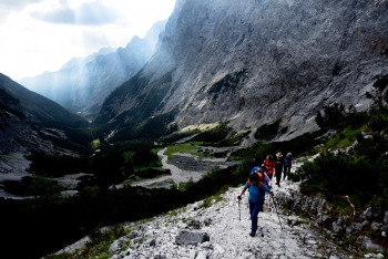 Bergwanderung auf die Zugspitze (2962m) für Senioren (2 Tage)