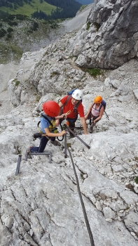 Spannende Familien-Klettersteigtour über die Schöngänge auf den Bernadeinkopf am 29.06.2024