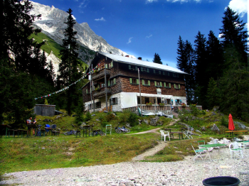 Hiking tour onto Zugspitze (2962m) via Reintal 27.07 - 28.07.2024