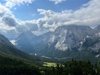 Hiking tour via Gatterl onto the Zugspitze (2 days)